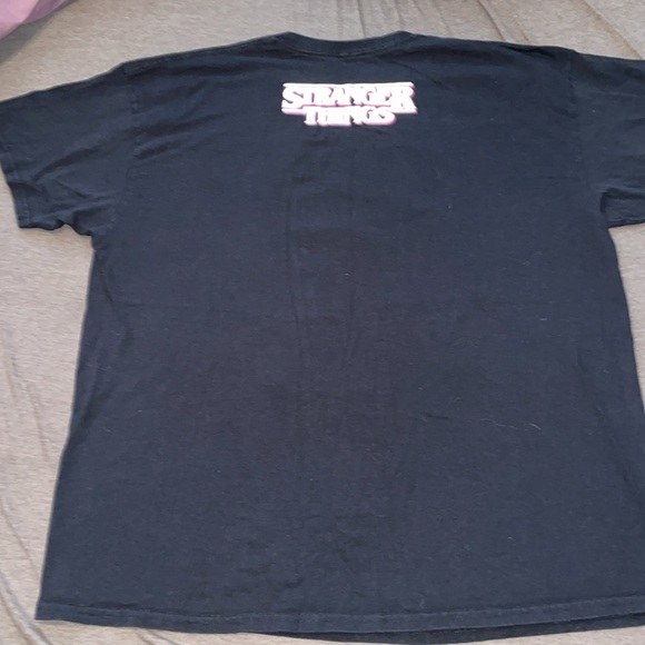 Men’s XL Stranger Things black t-shirt - Picture 3 of 5